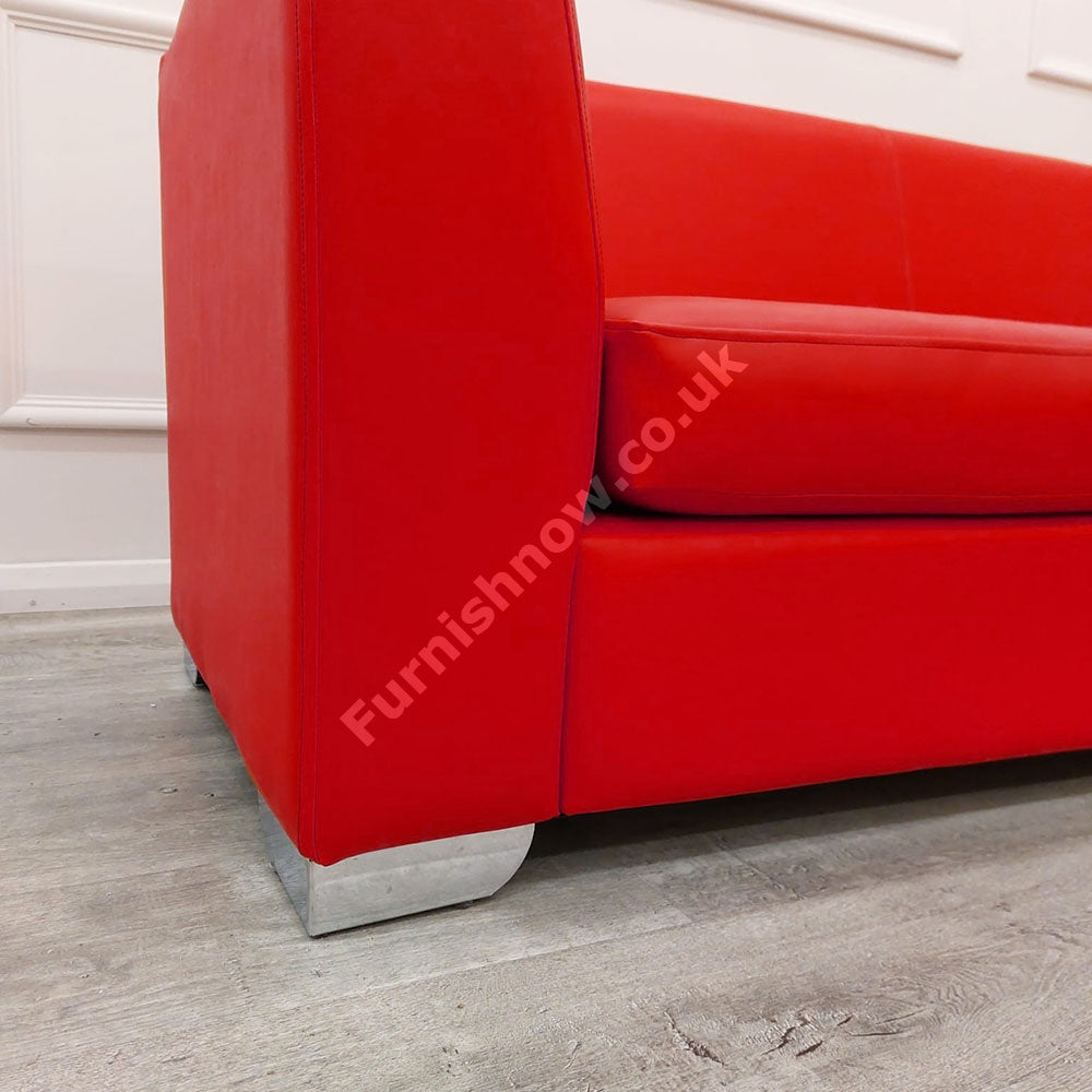 Canterbury Red Closeup Life Style